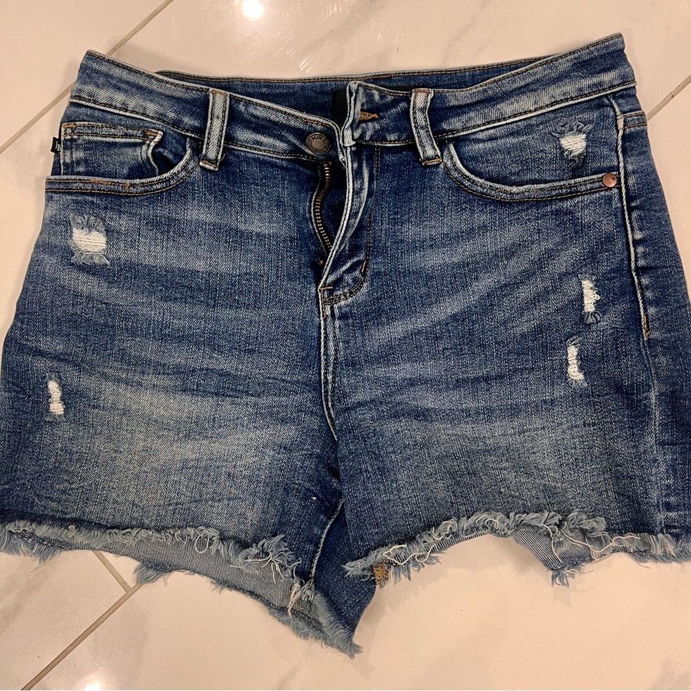 Judy Blue stretchy denim shorts S